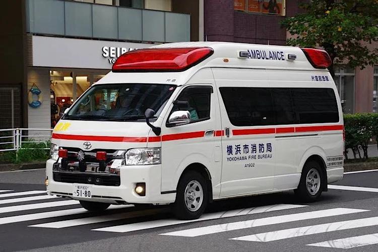 中国救护车vs日本救护车