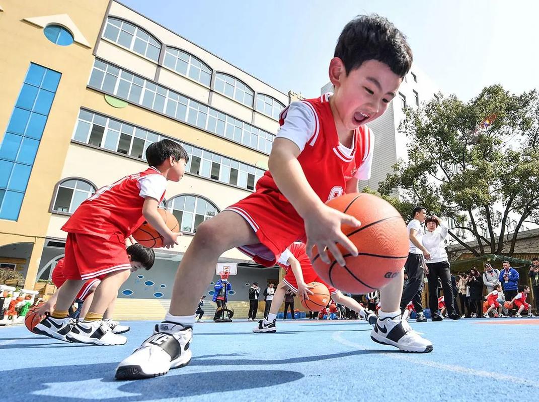 外国儿童篮球vs中国儿童篮球